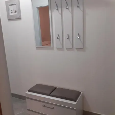 Grozdana 4+1 Apartamento Postira