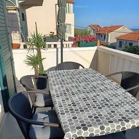 Apartment Grozdana 4+1 *